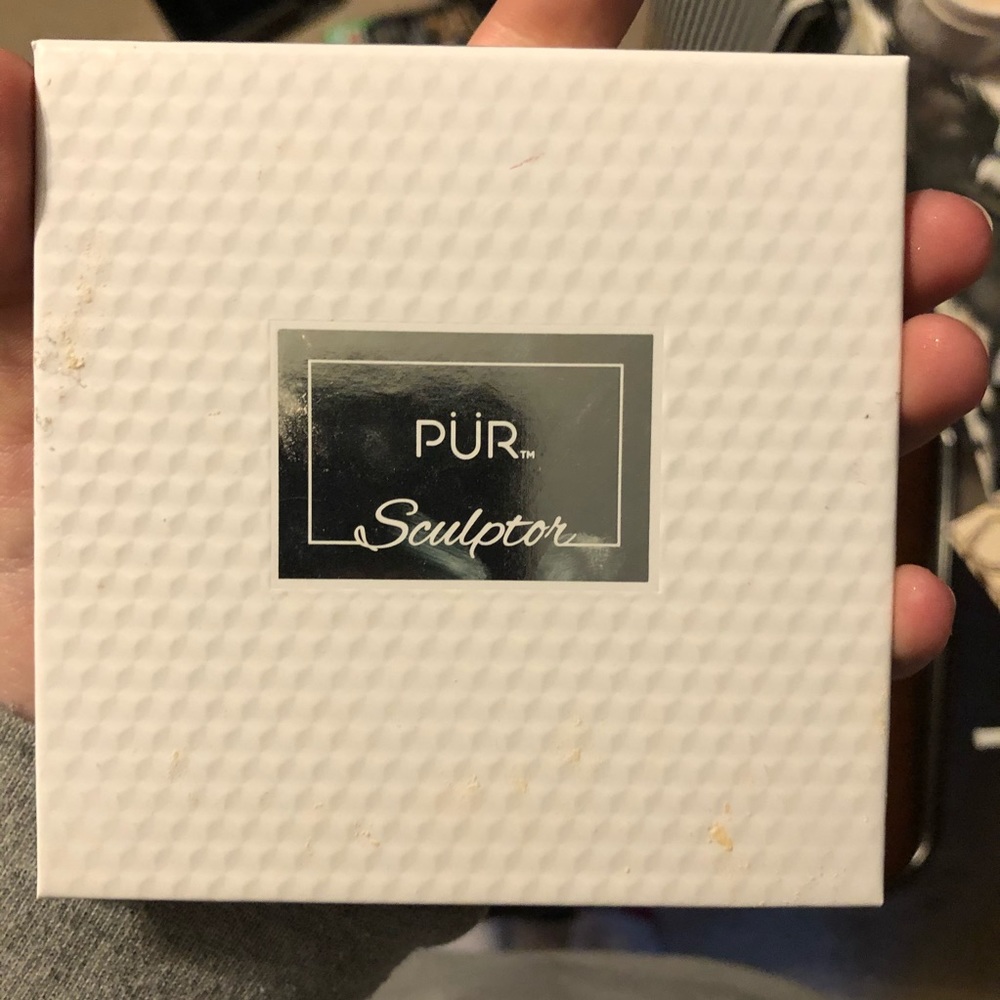 PUR cosmetics sculptor highlight & contour palette